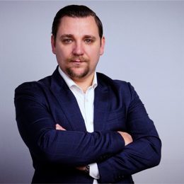 作家何武豪妙笔抒写乡土情 美丽乡村入题来